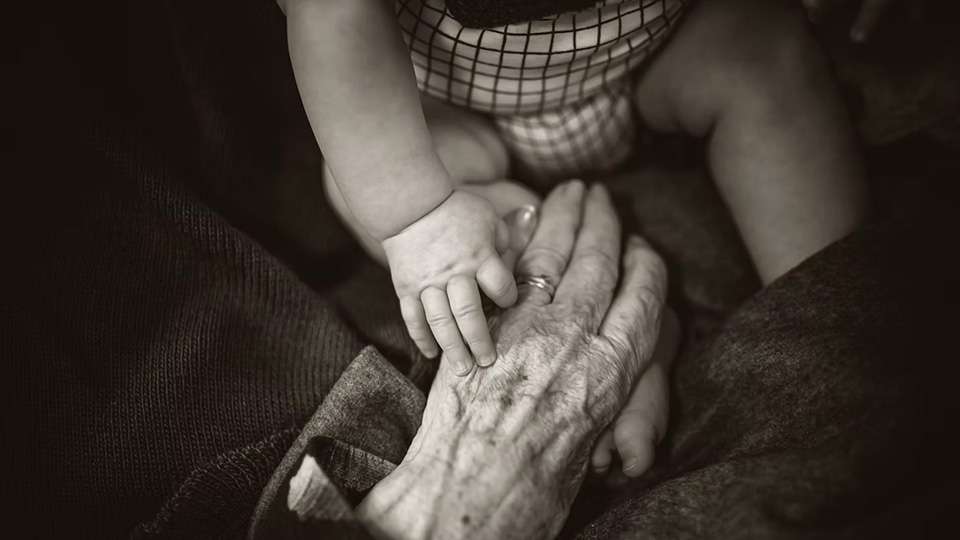 The Art of Aging Gracefully: Embracing Balance for a Fulfilling Life